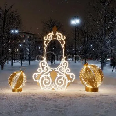 Уличная фотозона «Зеркало» с шарами
